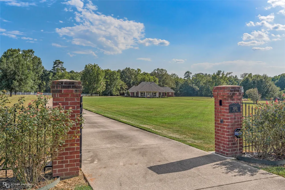 9395 Locust Hill Road Greenwood, LA 71033