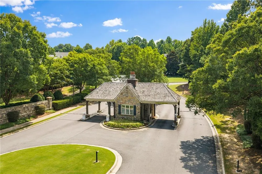 240 Pembrook Place Roswell, GA 30075