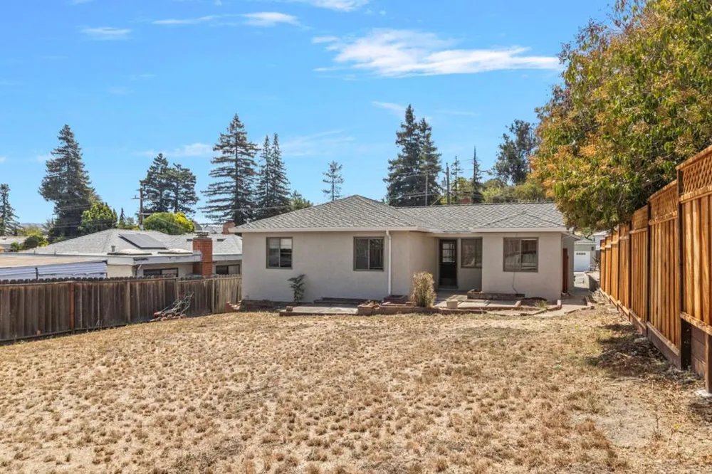 2976 Sydney Castro Valley, CA 94546