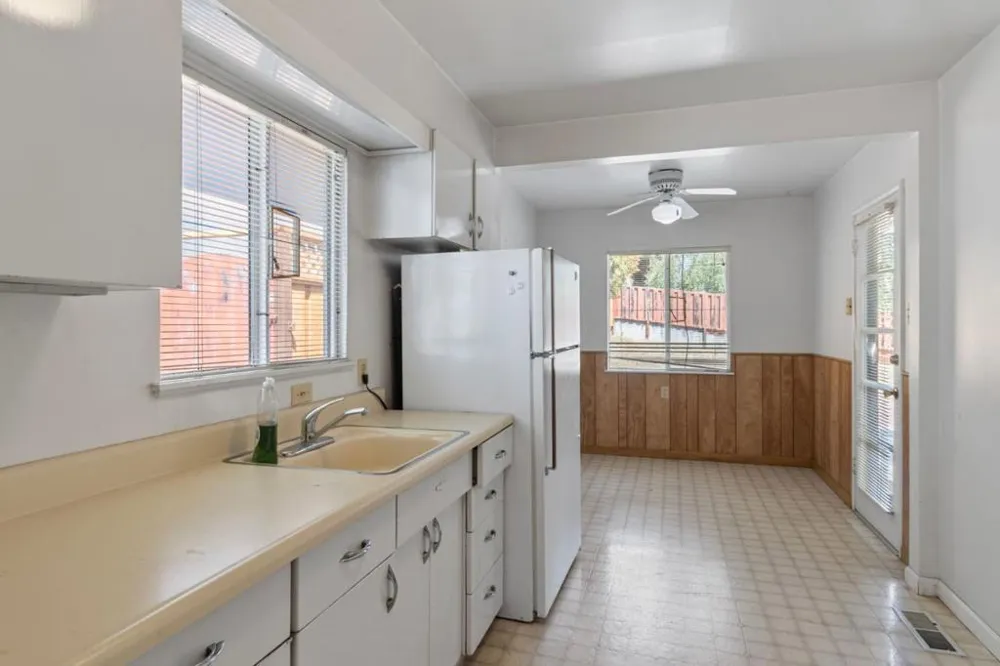 2976 Sydney Castro Valley, CA 94546