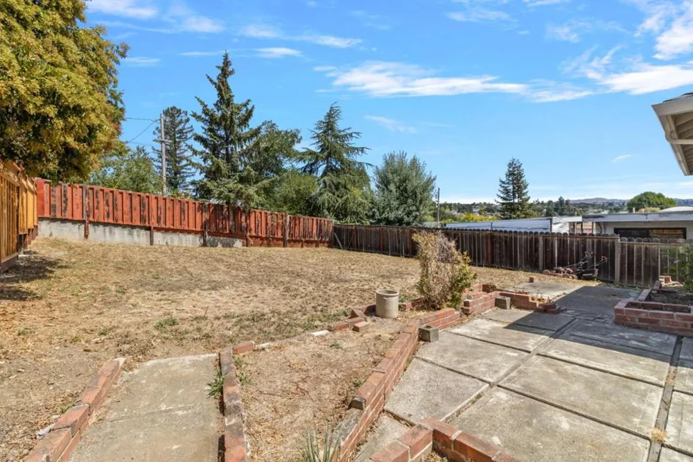 2976 Sydney Castro Valley, CA 94546