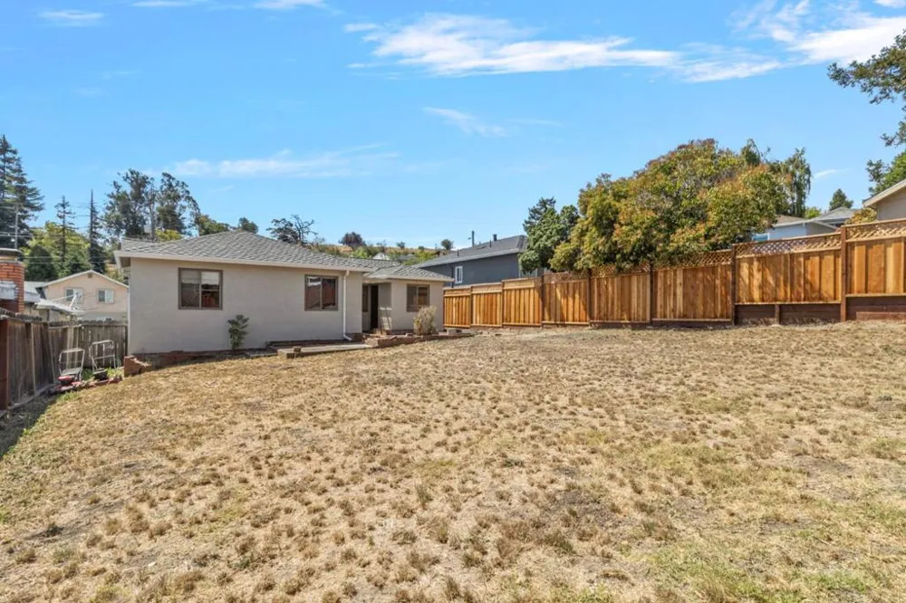 2976 Sydney Castro Valley, CA 94546