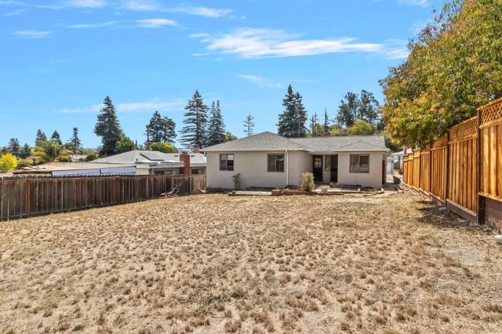 2976 Sydney Castro Valley, CA 94546