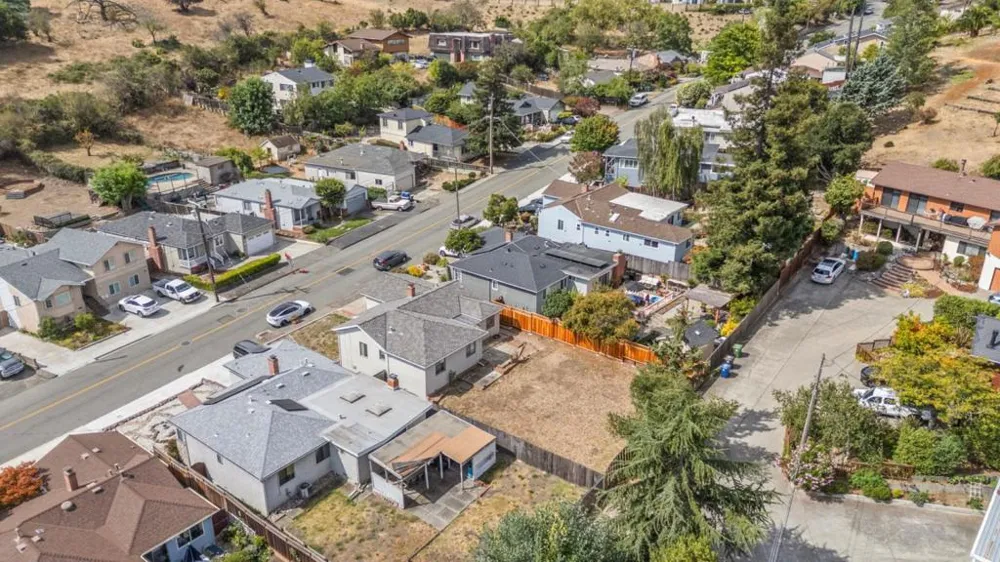 2976 Sydney Castro Valley, CA 94546