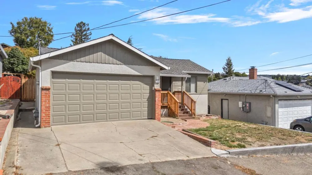2976 Sydney Castro Valley, CA 94546