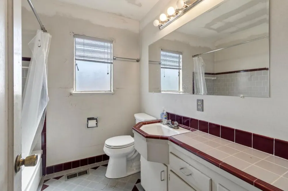 2976 Sydney Castro Valley, CA 94546