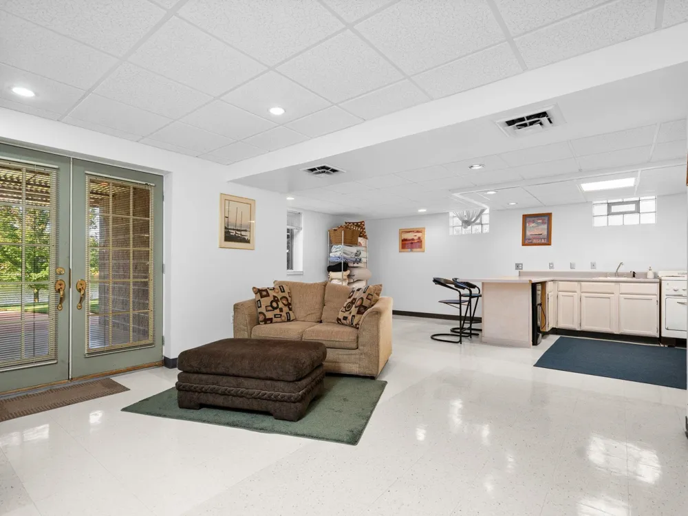 392 Gitchegumee Drive Hanover Township, MI 49620