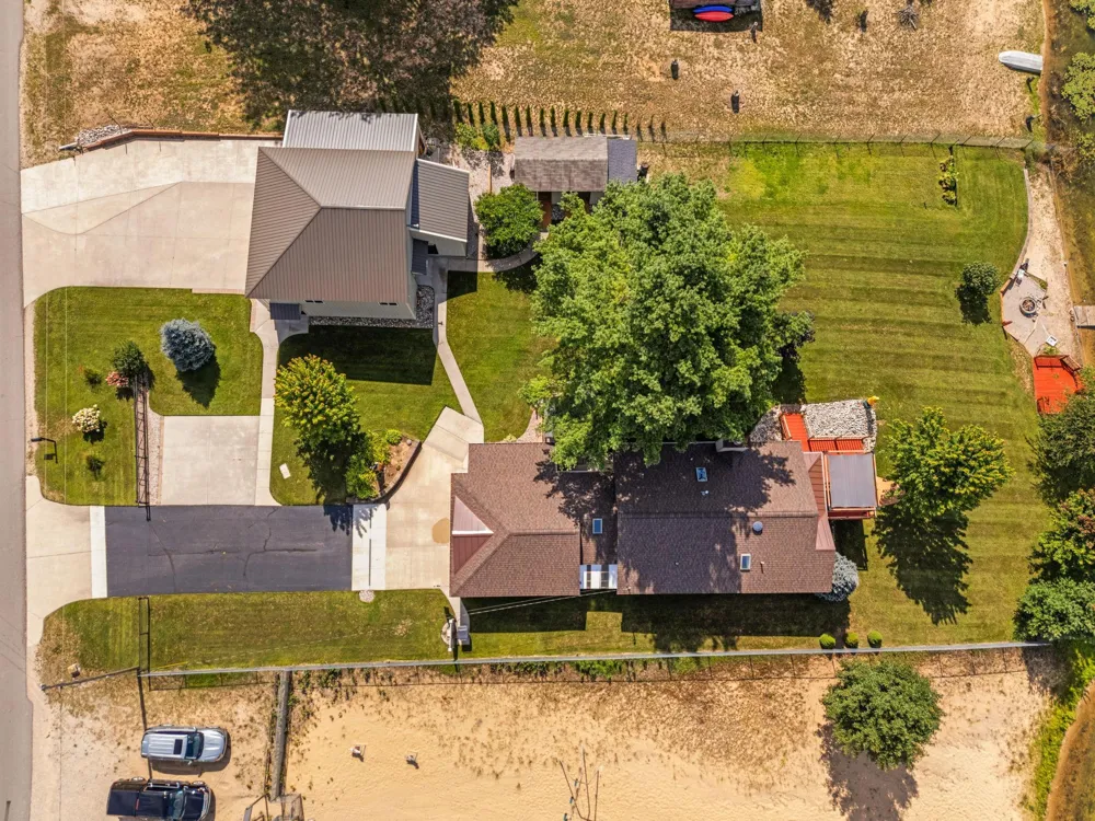 392 Gitchegumee Drive Hanover Township, MI 49620