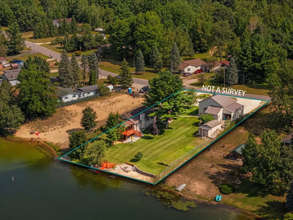 392 Gitchegumee Drive Hanover Township, MI 49620