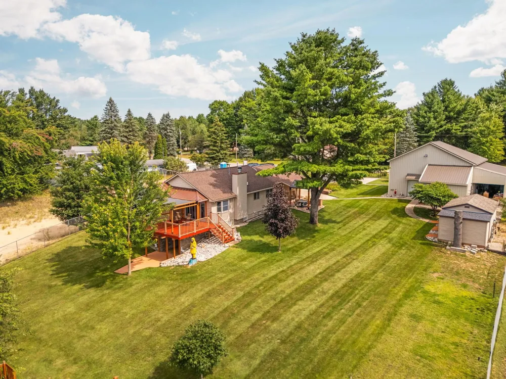 392 Gitchegumee Drive Hanover Township, MI 49620
