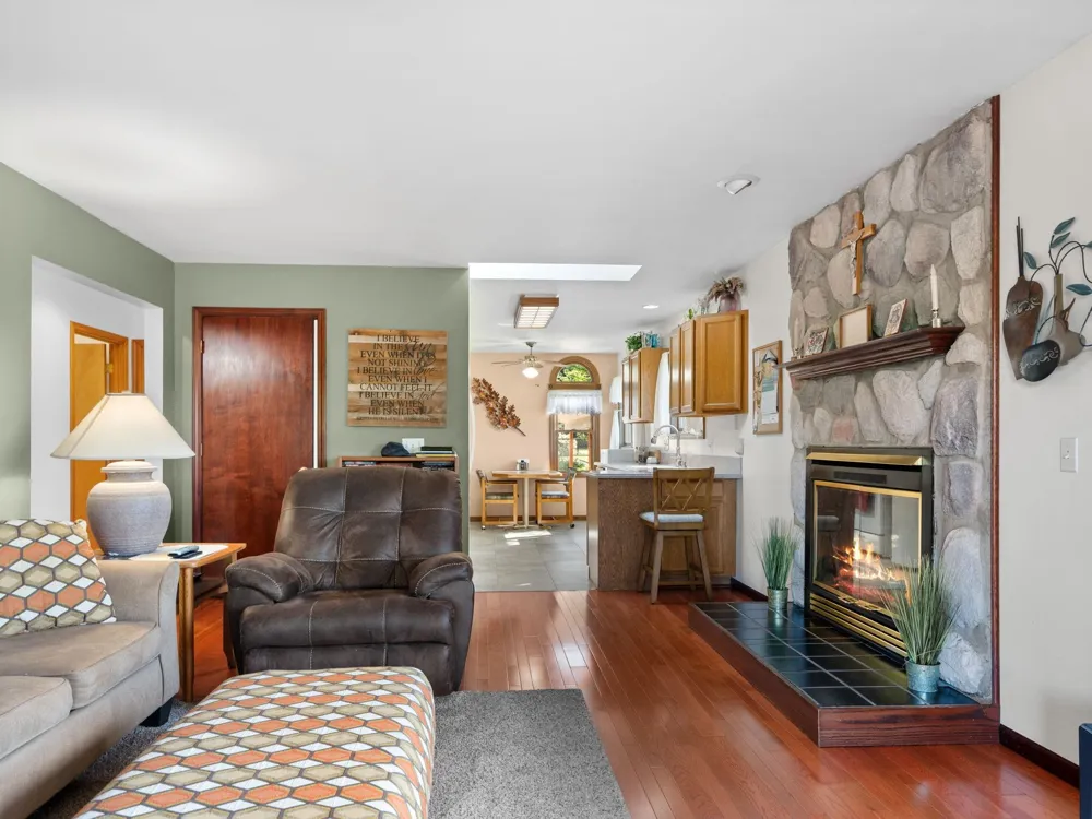 392 Gitchegumee Drive Hanover Township, MI 49620