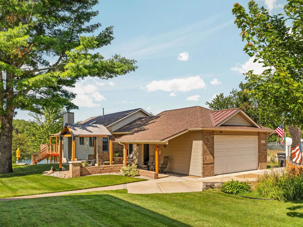 392 Gitchegumee Drive Hanover Township, MI 49620