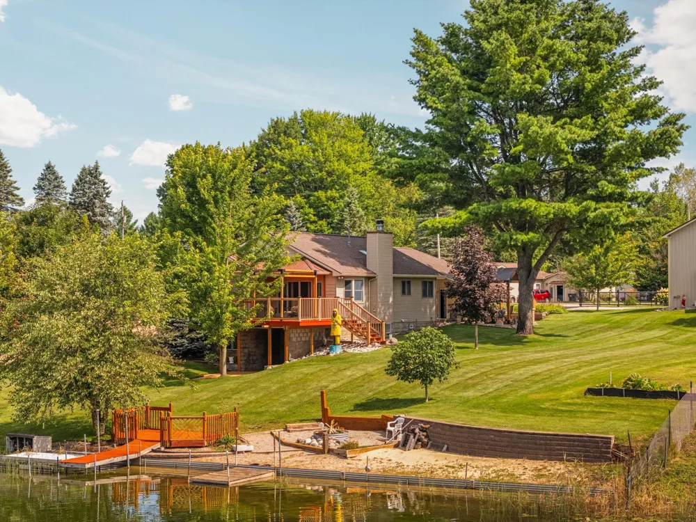 392 Gitchegumee Drive Hanover Township, MI 49620