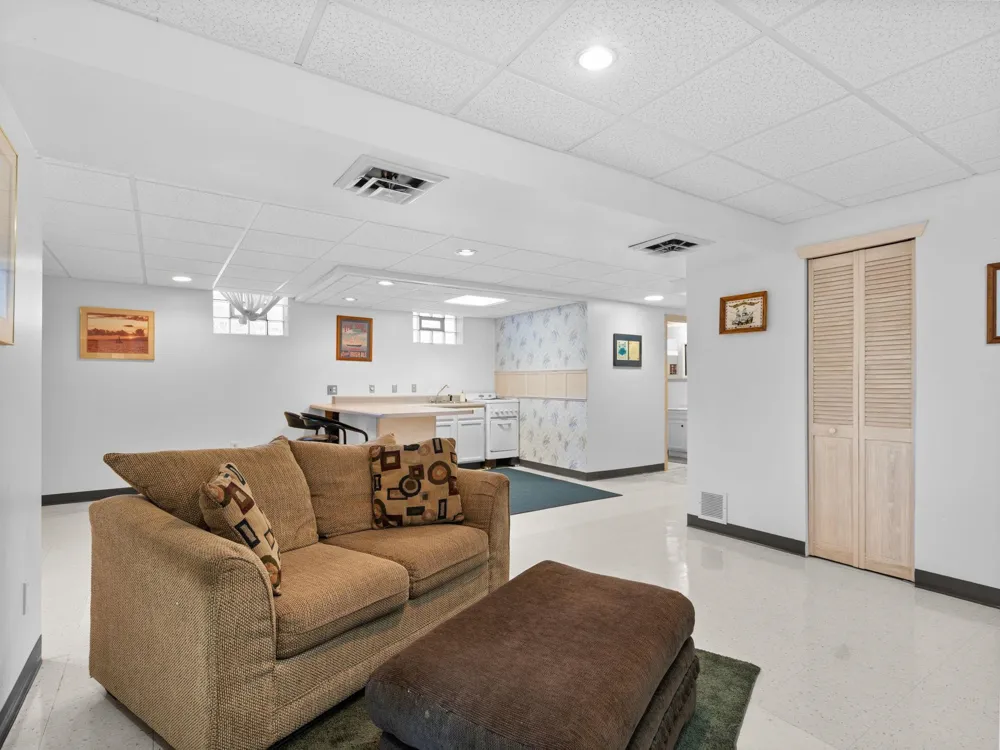 392 Gitchegumee Drive Hanover Township, MI 49620