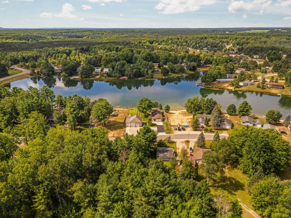 392 Gitchegumee Drive Hanover Township, MI 49620
