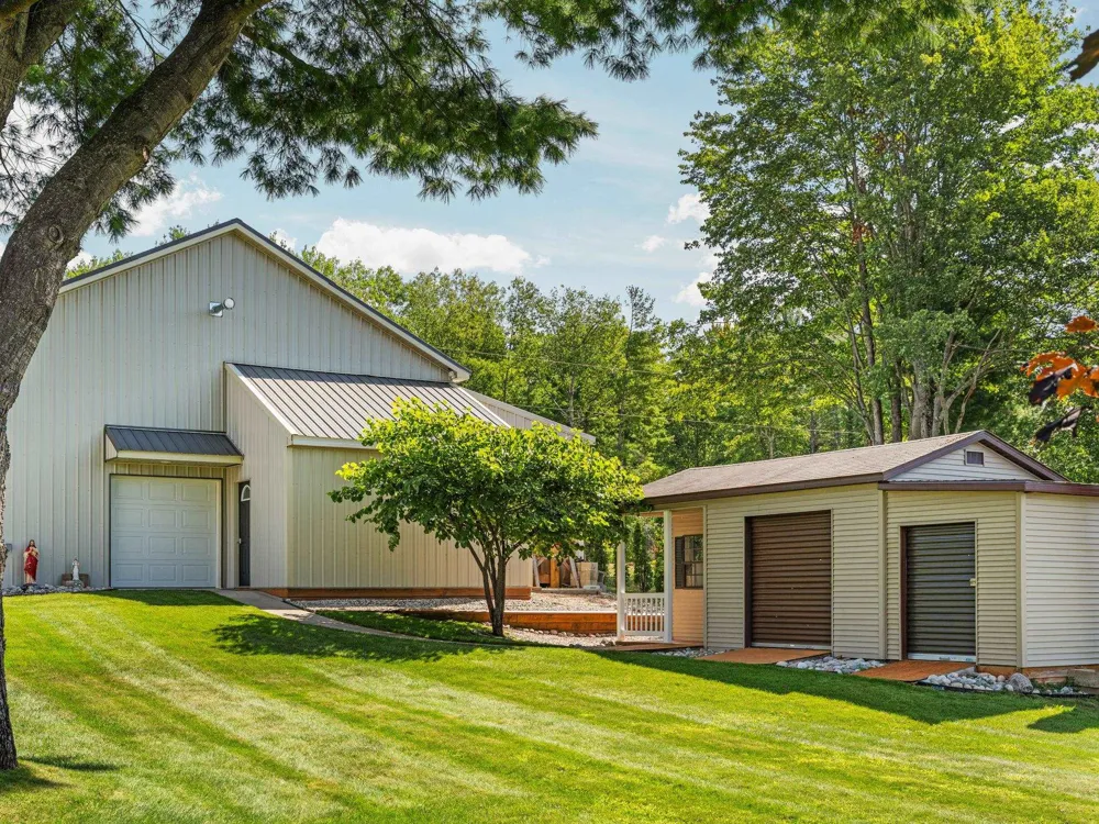 392 Gitchegumee Drive Hanover Township, MI 49620