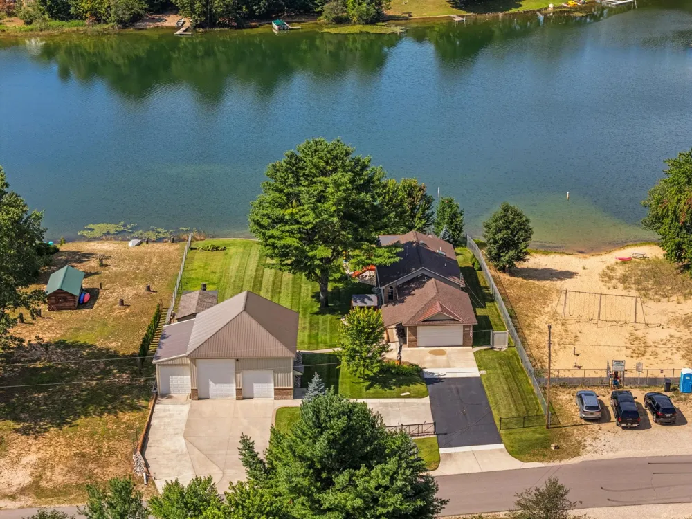 392 Gitchegumee Drive Hanover Township, MI 49620