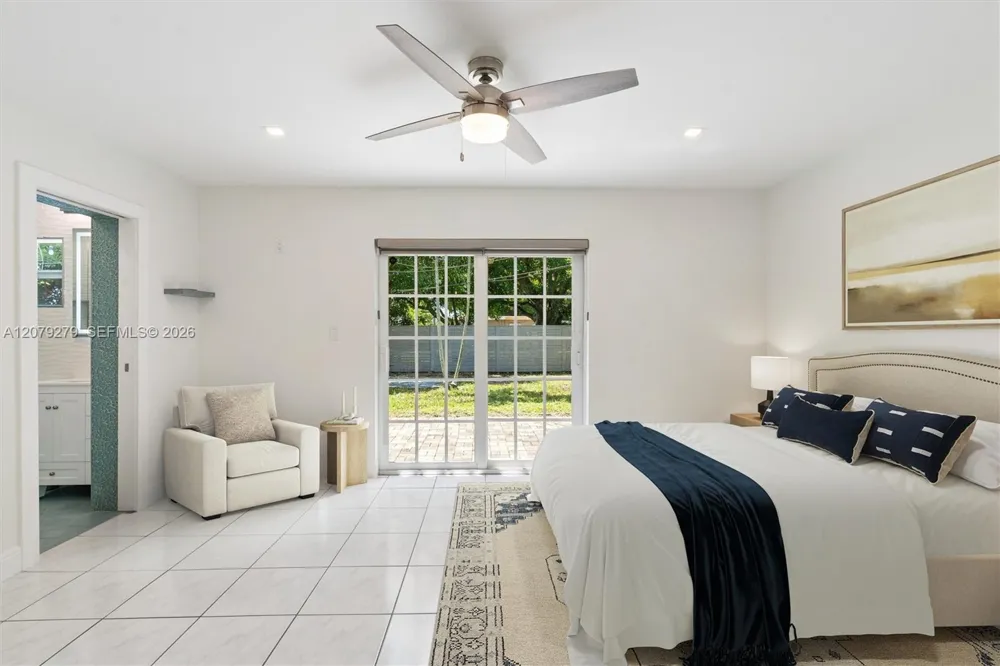 684 NE 35th St Oakland Park, FL 33334
