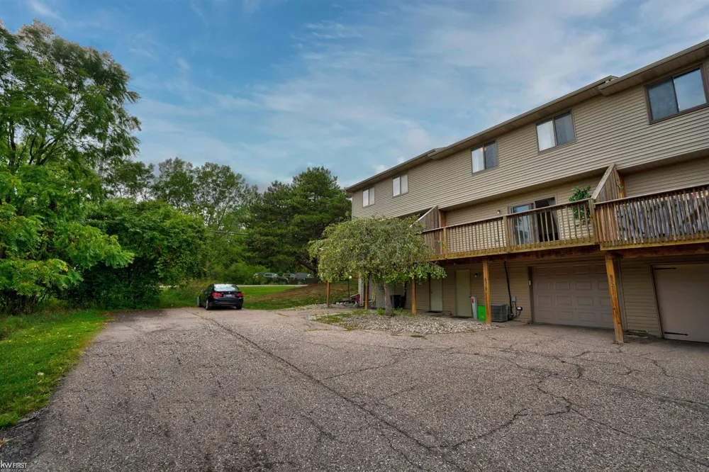 8519 Pepper Ridge Drive Grand Blanc Charter Township, MI 48439