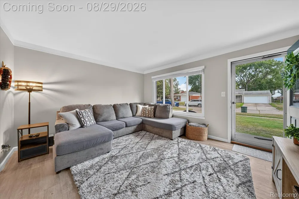 11739 Falcon Drive Sterling Heights City, MI 48313