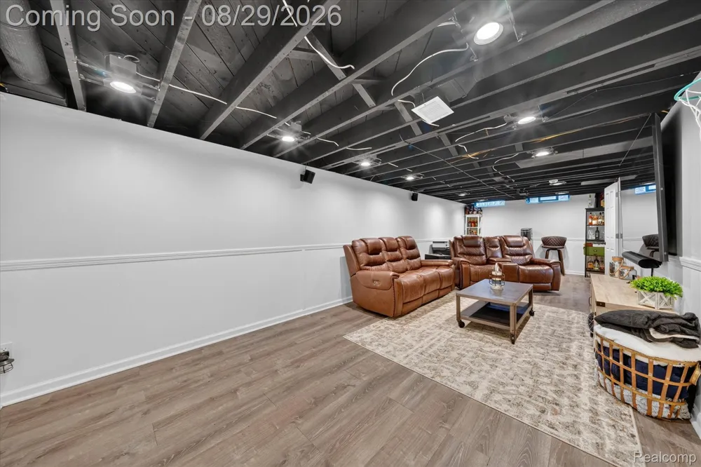11739 Falcon Drive Sterling Heights City, MI 48313