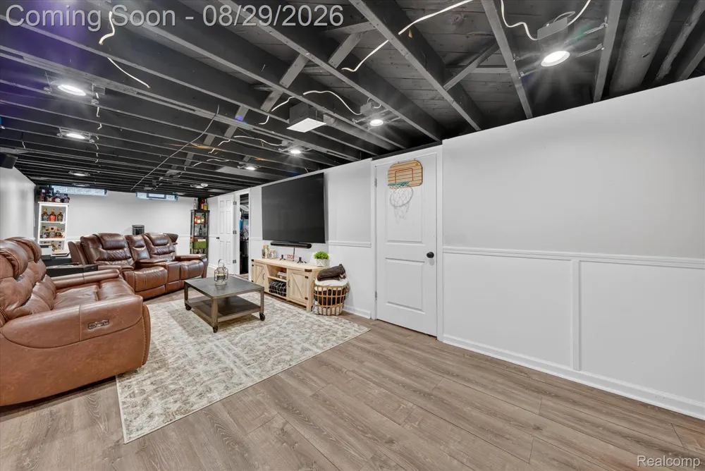 11739 Falcon Drive Sterling Heights City, MI 48313