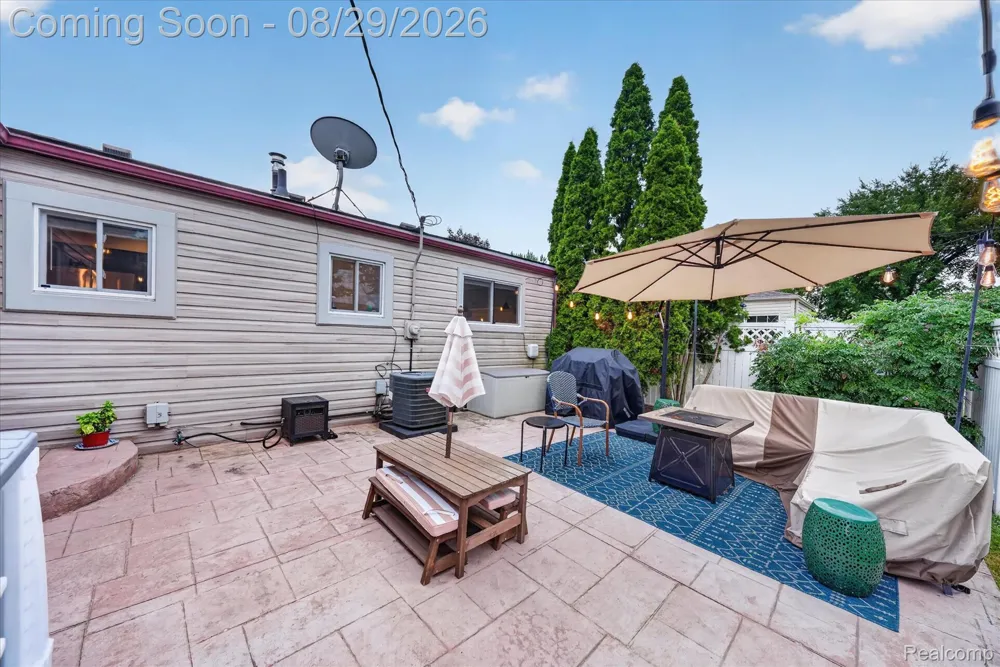11739 Falcon Drive Sterling Heights City, MI 48313