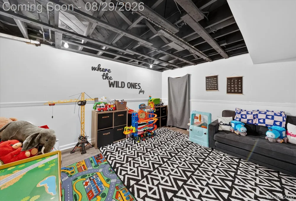 11739 Falcon Drive Sterling Heights City, MI 48313