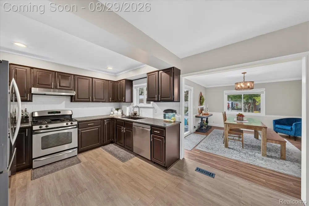 11739 Falcon Drive Sterling Heights City, MI 48313