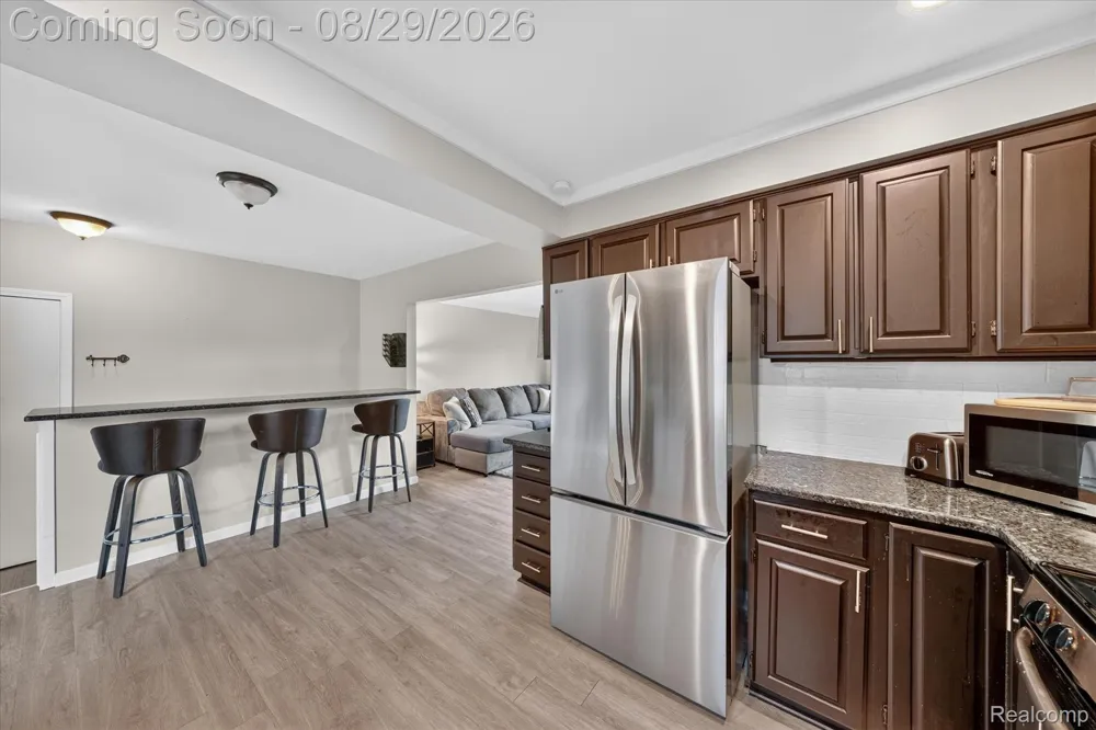 11739 Falcon Drive Sterling Heights City, MI 48313