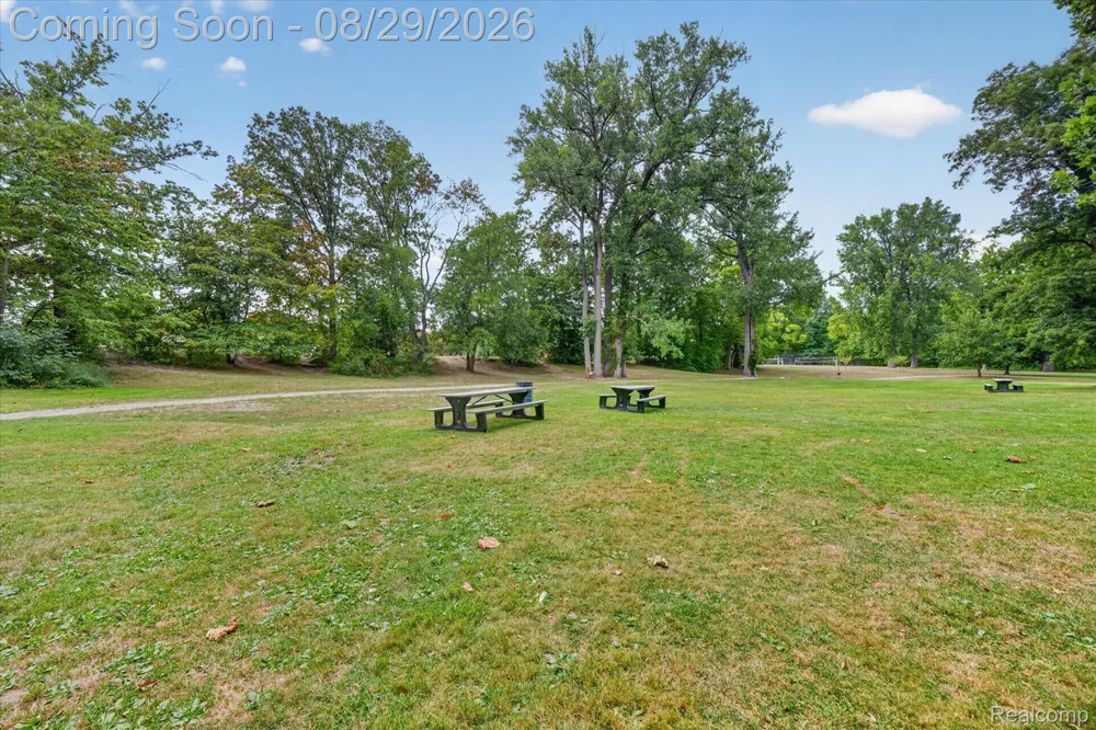 11739 Falcon Drive Sterling Heights City, MI 48313