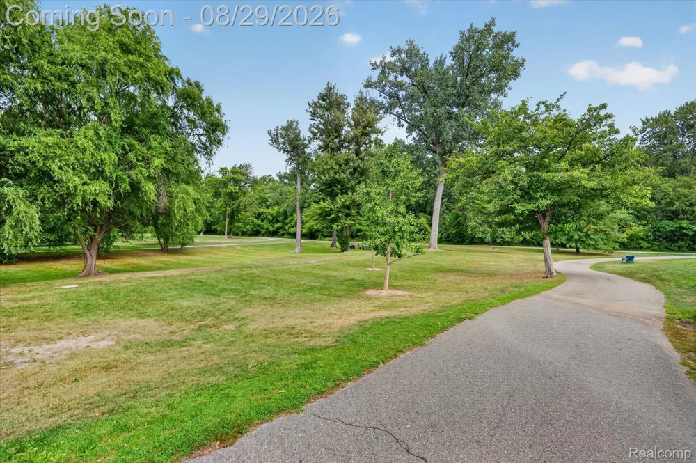 11739 Falcon Drive Sterling Heights City, MI 48313
