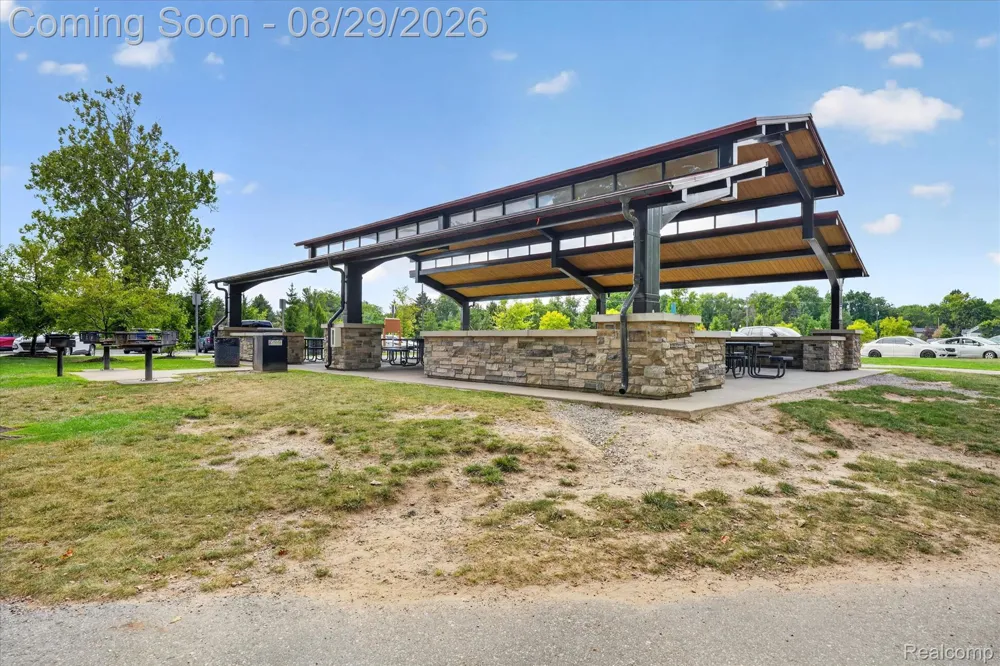 11739 Falcon Drive Sterling Heights City, MI 48313