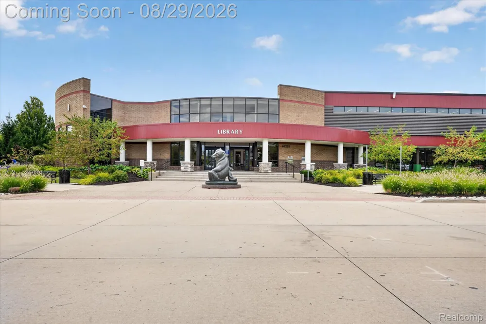 11739 Falcon Drive Sterling Heights City, MI 48313