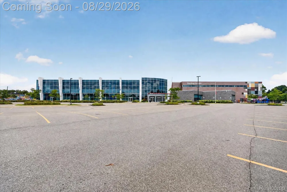 11739 Falcon Drive Sterling Heights City, MI 48313