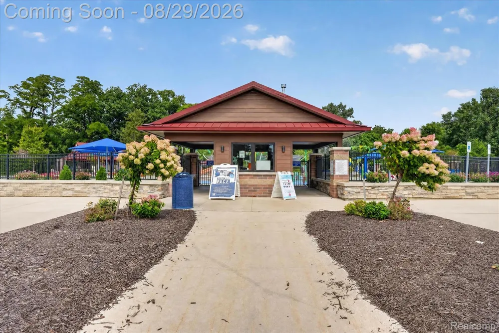 11739 Falcon Drive Sterling Heights City, MI 48313