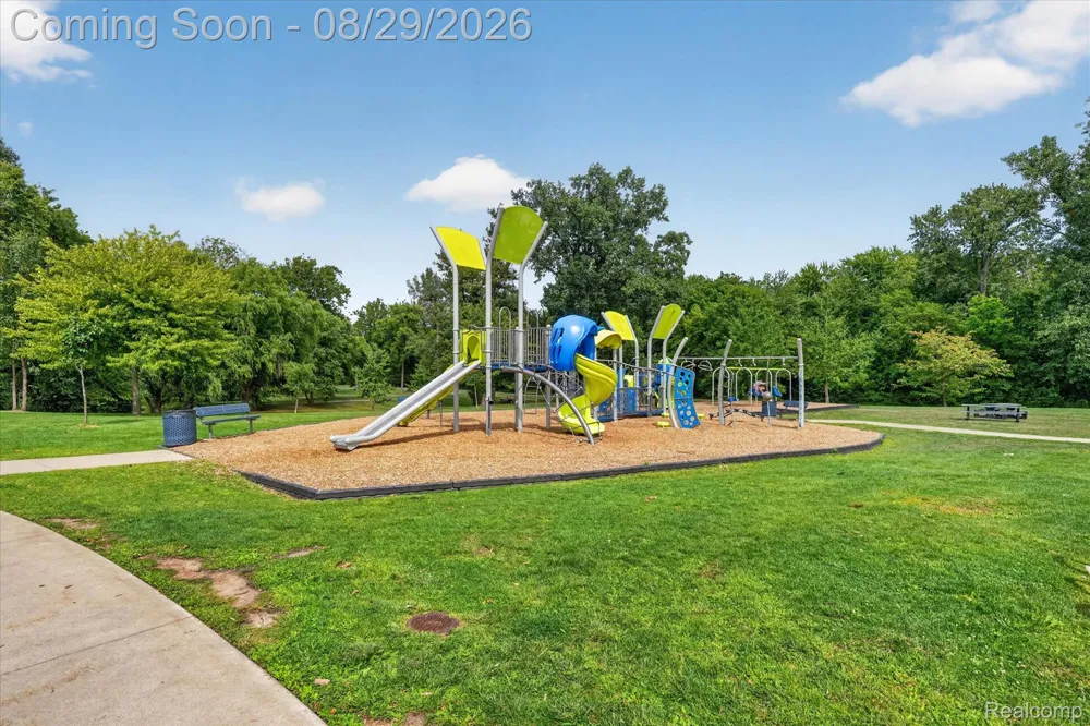 11739 Falcon Drive Sterling Heights City, MI 48313