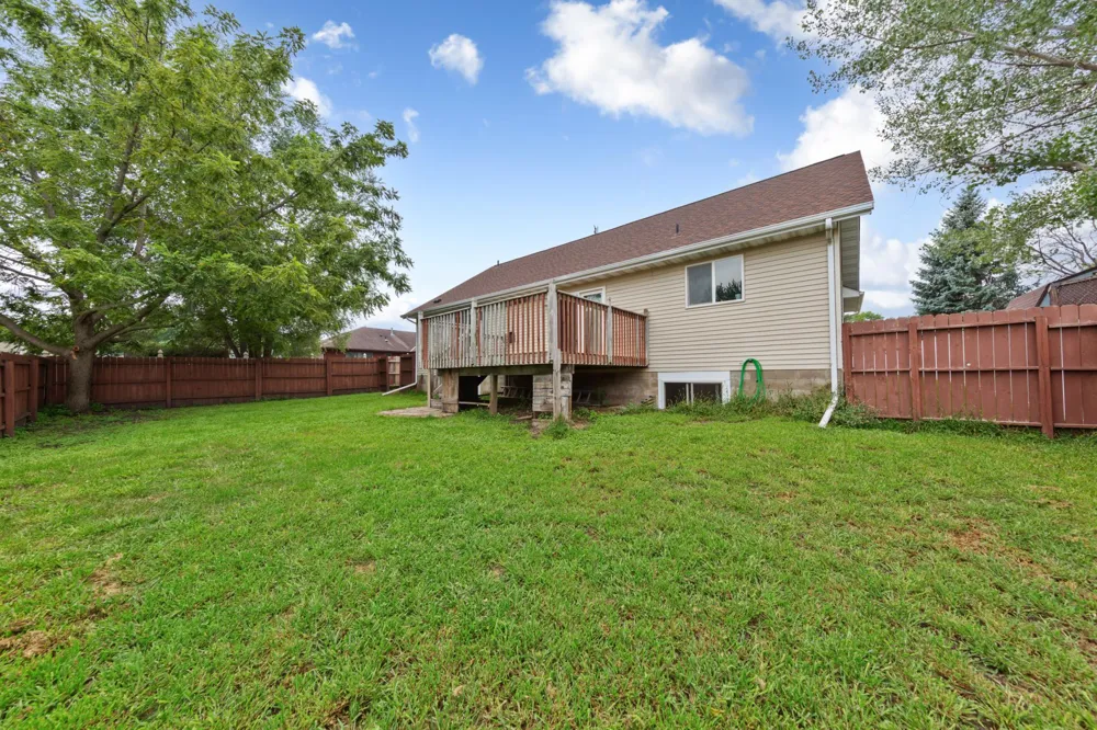 1905 Prairie Lane NE Owatonna, MN 55060