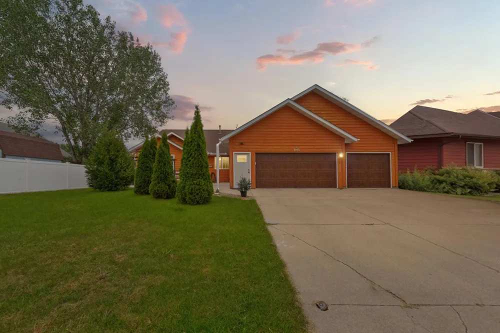 1905 Prairie Lane NE Owatonna, MN 55060