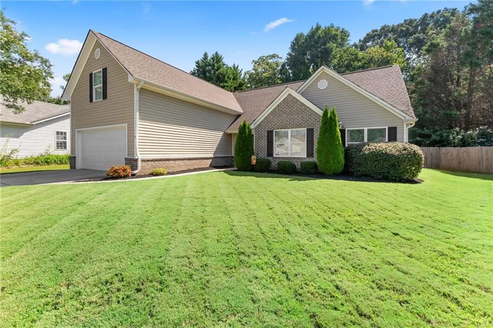 60 Burts Crossing Drrive Dawsonville, GA 30534