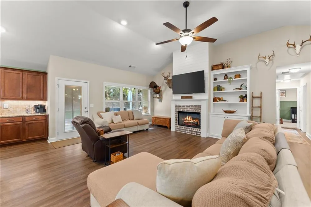 60 Burts Crossing Drrive Dawsonville, GA 30534