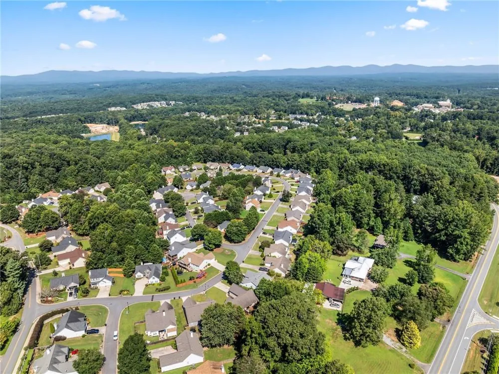 60 Burts Crossing Drrive Dawsonville, GA 30534