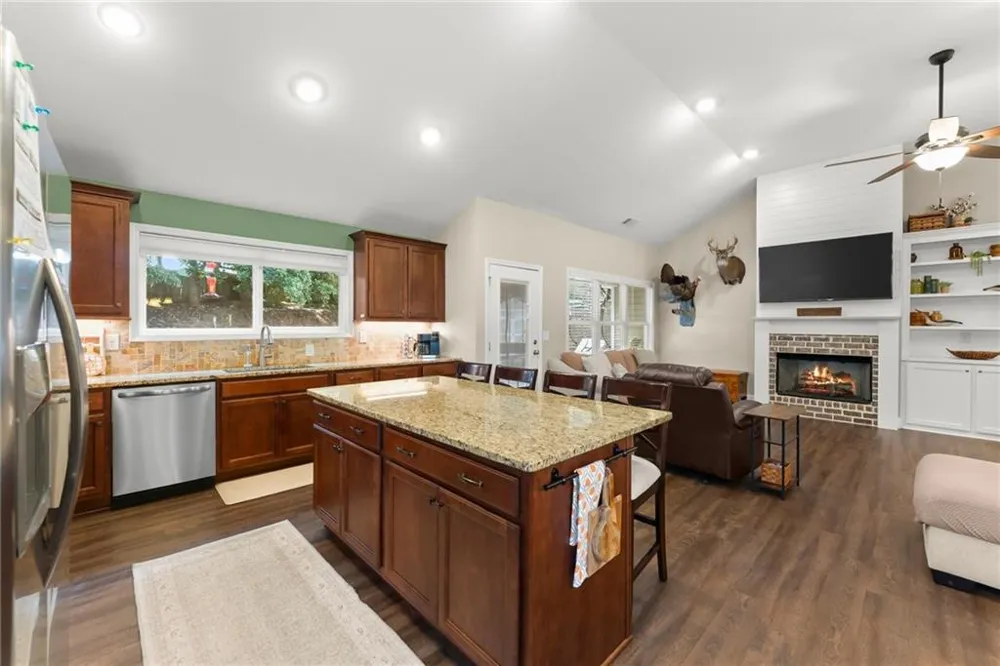 60 Burts Crossing Drrive Dawsonville, GA 30534