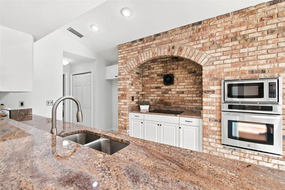 6637 THACKSTON DRIVE Riverview, FL 33578