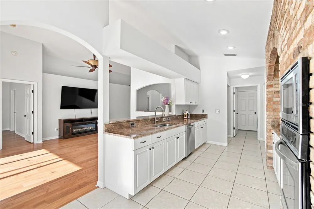 6637 THACKSTON DRIVE Riverview, FL 33578