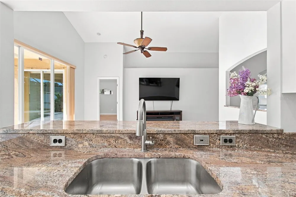 6637 THACKSTON DRIVE Riverview, FL 33578