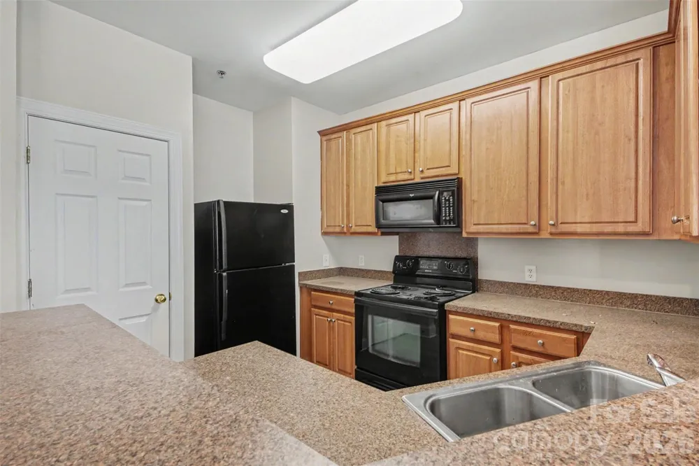 6858 Park Place Drive Charlotte, NC 28262