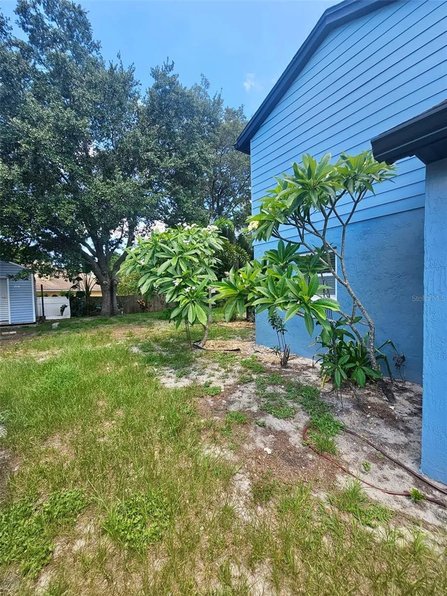 8070 VILLAGE GREEN ROAD Orlando, FL 32818