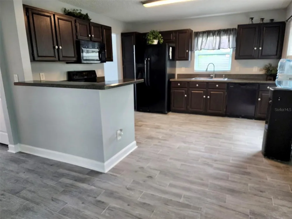 8070 VILLAGE GREEN ROAD Orlando, FL 32818