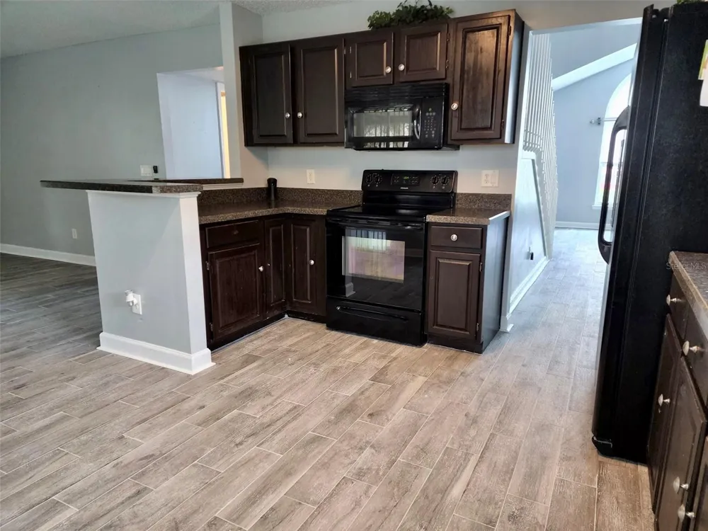 8070 VILLAGE GREEN ROAD Orlando, FL 32818